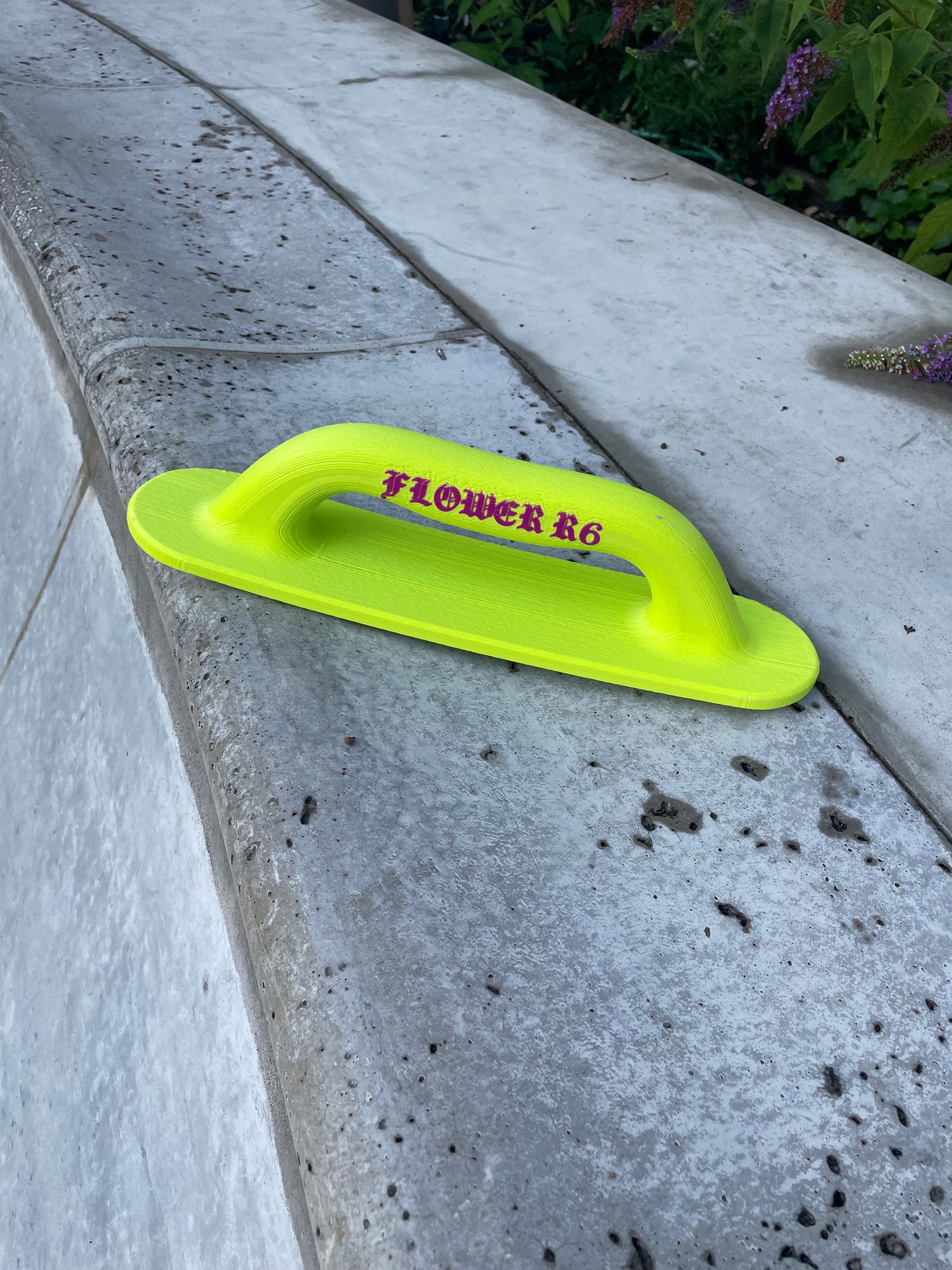 Large 16" Float 6-12 foot Radius